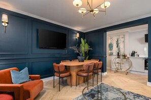 Interior - Sapphire Suite The Stirling Residence (Stirling)