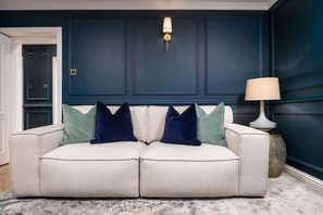 Interior - Sapphire Suite The Stirling Residence (Stirling)