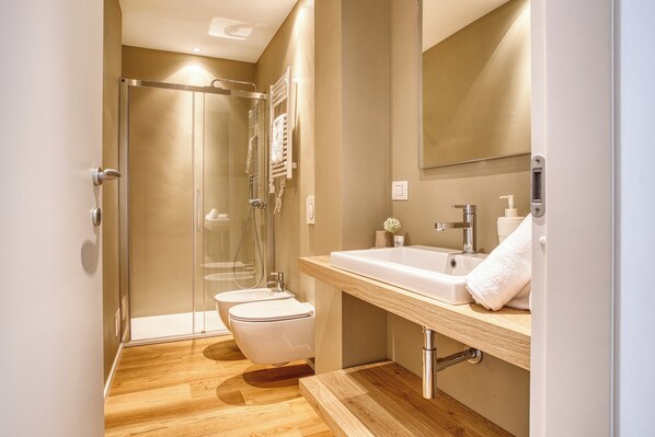 Comfort Studio, Courtyard View | Bathroom