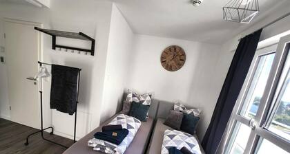 Business apartment with WIFI, elevator & free parking