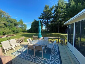 屋外ダイニングエリア