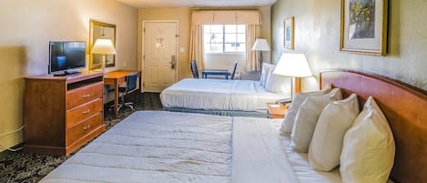 Chambre Simple, 2 grands lits, non-fumeur