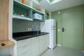 Studio, hút thuốc