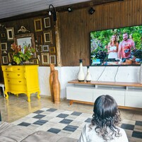 Smart TV 32 pulgadas con canales de televisión vía satélite