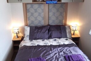 3 bedrooms, iron/ironing board, travel cot, bed sheets - Purple Palace Luxury Home from Home 8 berth Caravan - Ingoldale Park Ingoldmells (Ingoldmells)