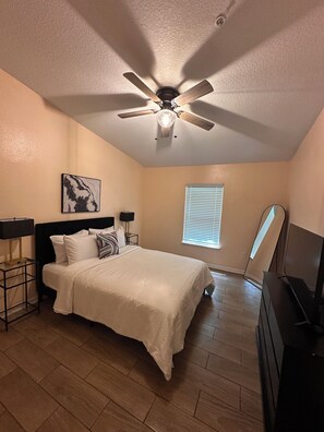 2 bedrooms, iron/ironing board, WiFi, bed sheets