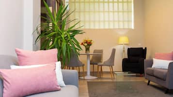 60-cm Smart TV with satellite channels