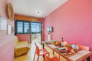ファミリー アパートメント ベッドルーム (複数) (Tramonto Salentino Apartment Sea View) | お食事