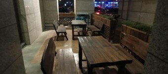 Hi Inn (Shanghai Jiading Baiyin Road Subway Station)