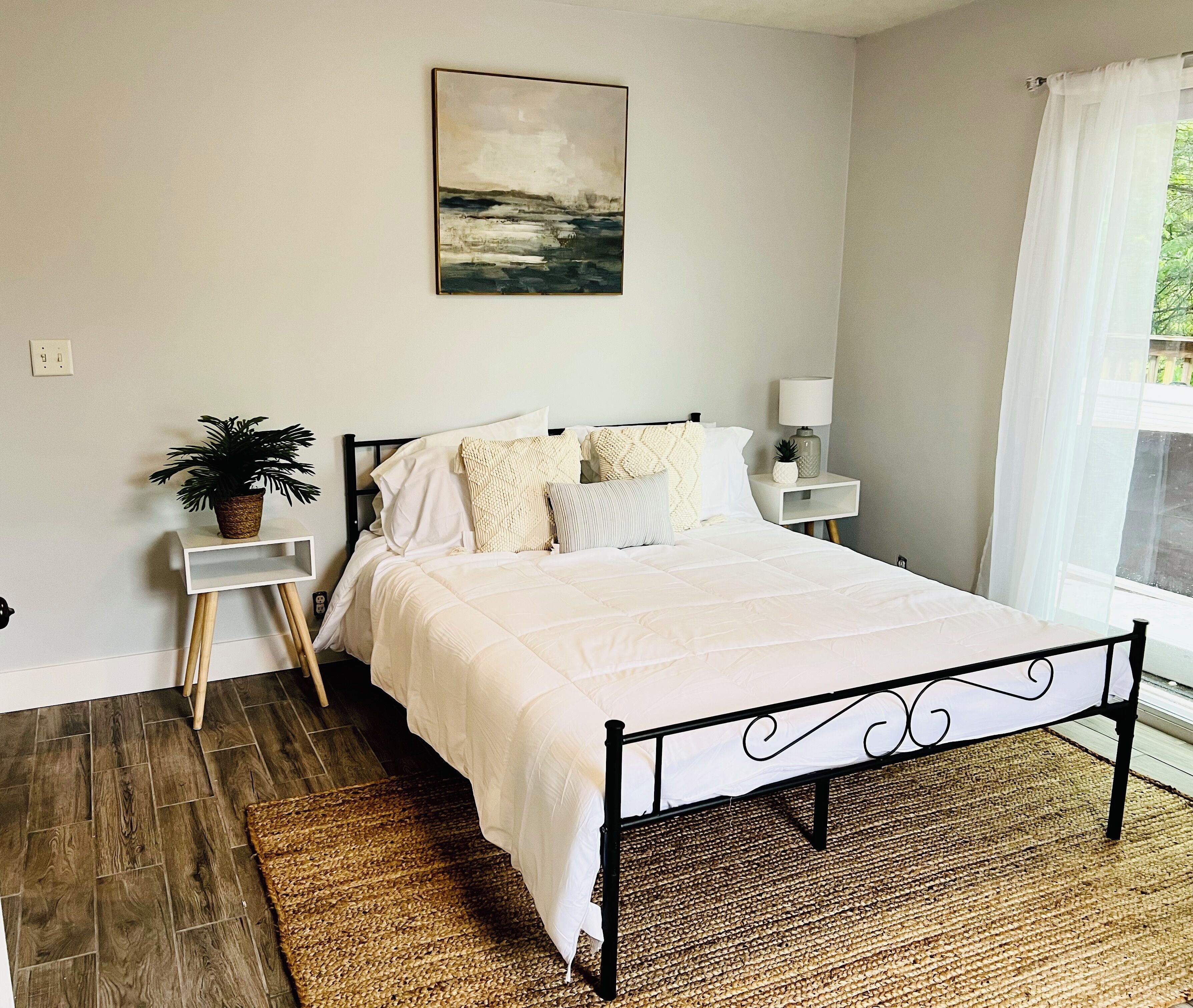 3 bedrooms, iron/ironing board, WiFi, bed sheets