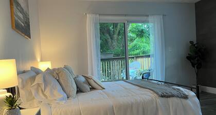 Charming 3-bedroom bungalow in delightful Edinboro with AC, WiFi