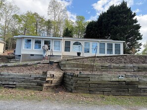 Exterior - Gray Heron (Hickory)