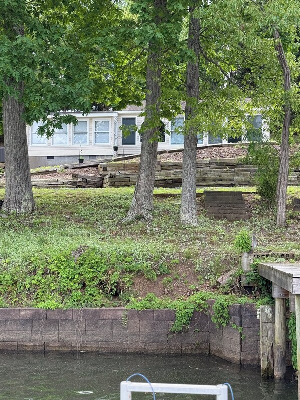 Property grounds - Gray Heron (Hickory)