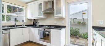3 Bedroom Family Home - Houtbay
