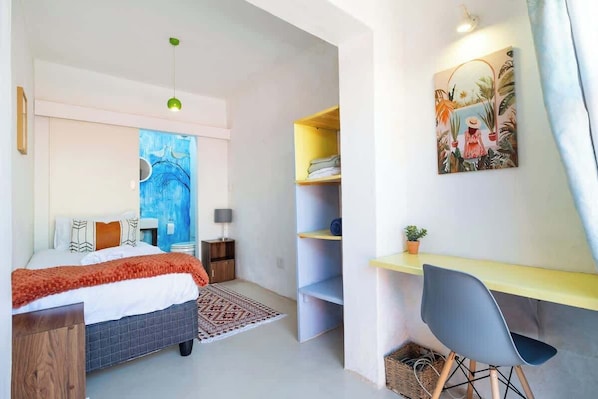 House, Multiple Beds, Patio, Garden View (Buitengracht House ) | 2 bedrooms, individually decorated, individually furnished, bed sheets