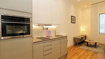 Dishwasher, cookware/dishes/utensils