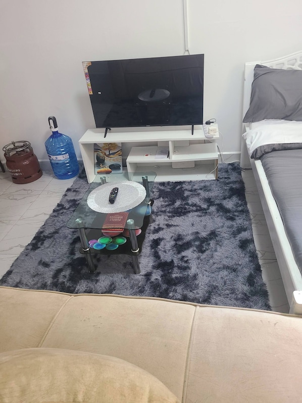 1 chambre, fer et planche à repasser, accès Internet