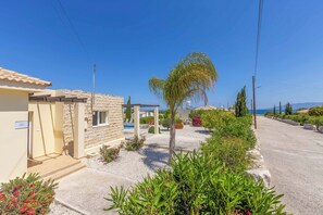 Villa (3 Bedrooms) | Exterior
