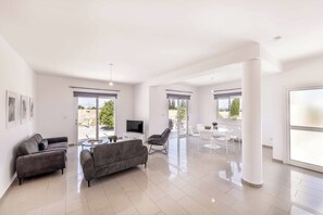 Villa (3 Bedrooms) | Interior