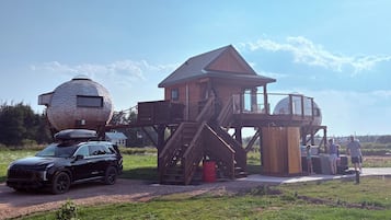 スーペリア ツリーハウス 2 ベッドルーム バルコニー シービュー | 2 室のベッドルーム、アイロン / アイロン台、WiFi (無料)