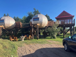 Tree House Supérieure, 2 chambres, balcon, vue mer | 2 chambres, fer et planche à repasser, Wi-Fi gratuit