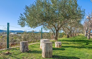 Property grounds - Gorgeous apartment in Podsolarsko with WiFi (Podsolarsko)