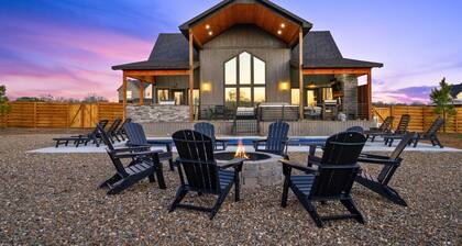 Pickleball | Heated/Chilled Pool | Outdoor Kitchen