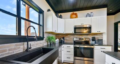 Modern Cabin | Private Pool Coming Soon! | Hot Tub