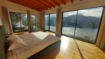 1 slaapkamer, een strijkplank/strijkijzer, wifi, beddengoed