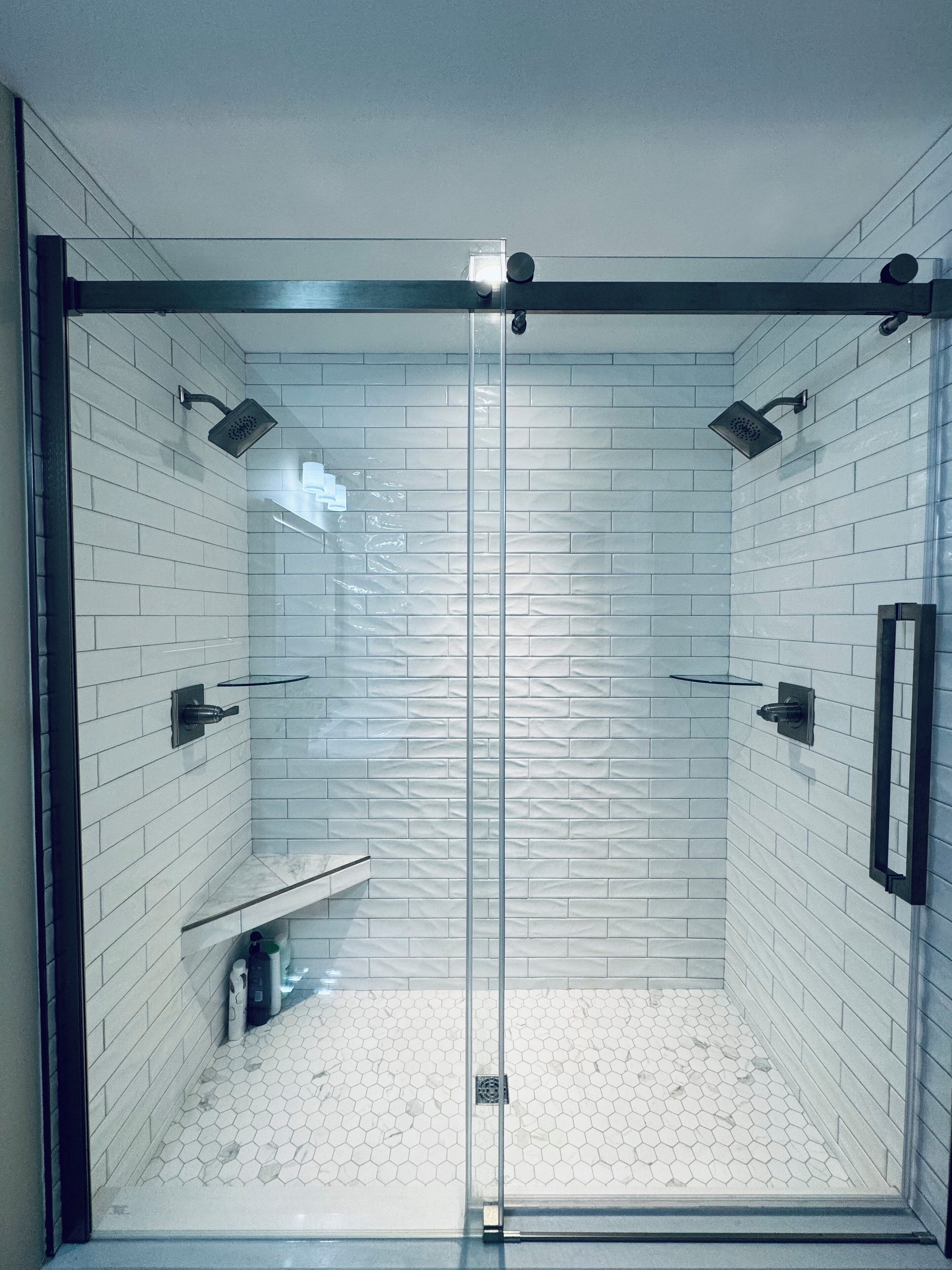 Serviettes fournies, savon, papier toilette