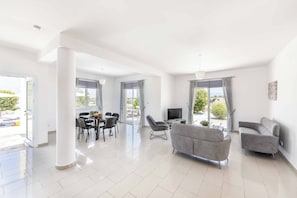 Villa (3 Bedrooms) | Interior