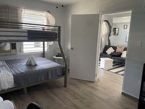 2 chambres, bureau, fer et planche à repasser, Wi-Fi gratuit