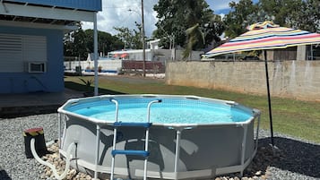 Tina de hidromasaje al aire libre