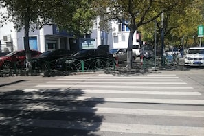 Parking - Junyi Hotel (Shanghai Chongming District Xue Gong Road ) (Shanghai)