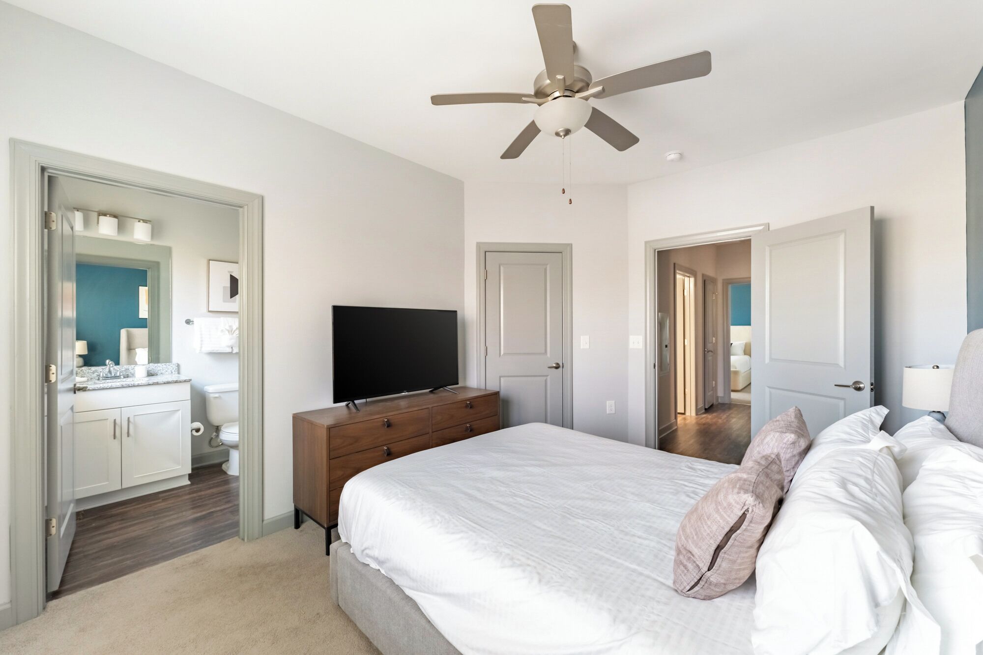 Apartment, 2 Bedrooms | 2 bedrooms, individually decorated, individually furnished