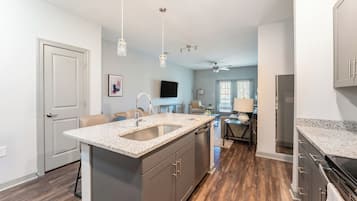 Apartment, 2 Bedrooms (QueenBed) | Private kitchen | Full-sized fridge, microwave, oven, stovetop