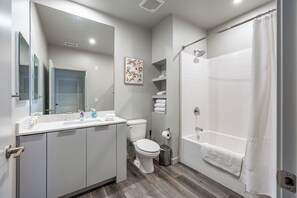 Apartment, 1 Bedroom | Bathroom