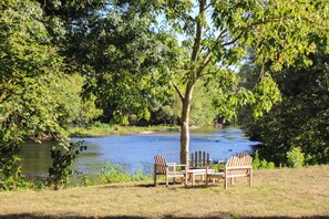 Zimmer, Flussblick | Ausblick vom Zimmer