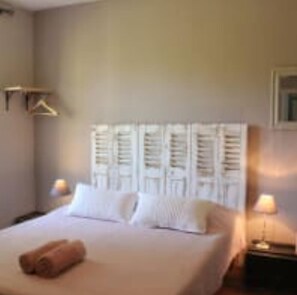 Room, River View | Free WiFi, bed sheets - Les moulins de Clan (Jaunay-Marigny)