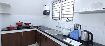 2 Bedroom Apartment in chennai/Air Conditioned/WIFI/ Central / Downtown location