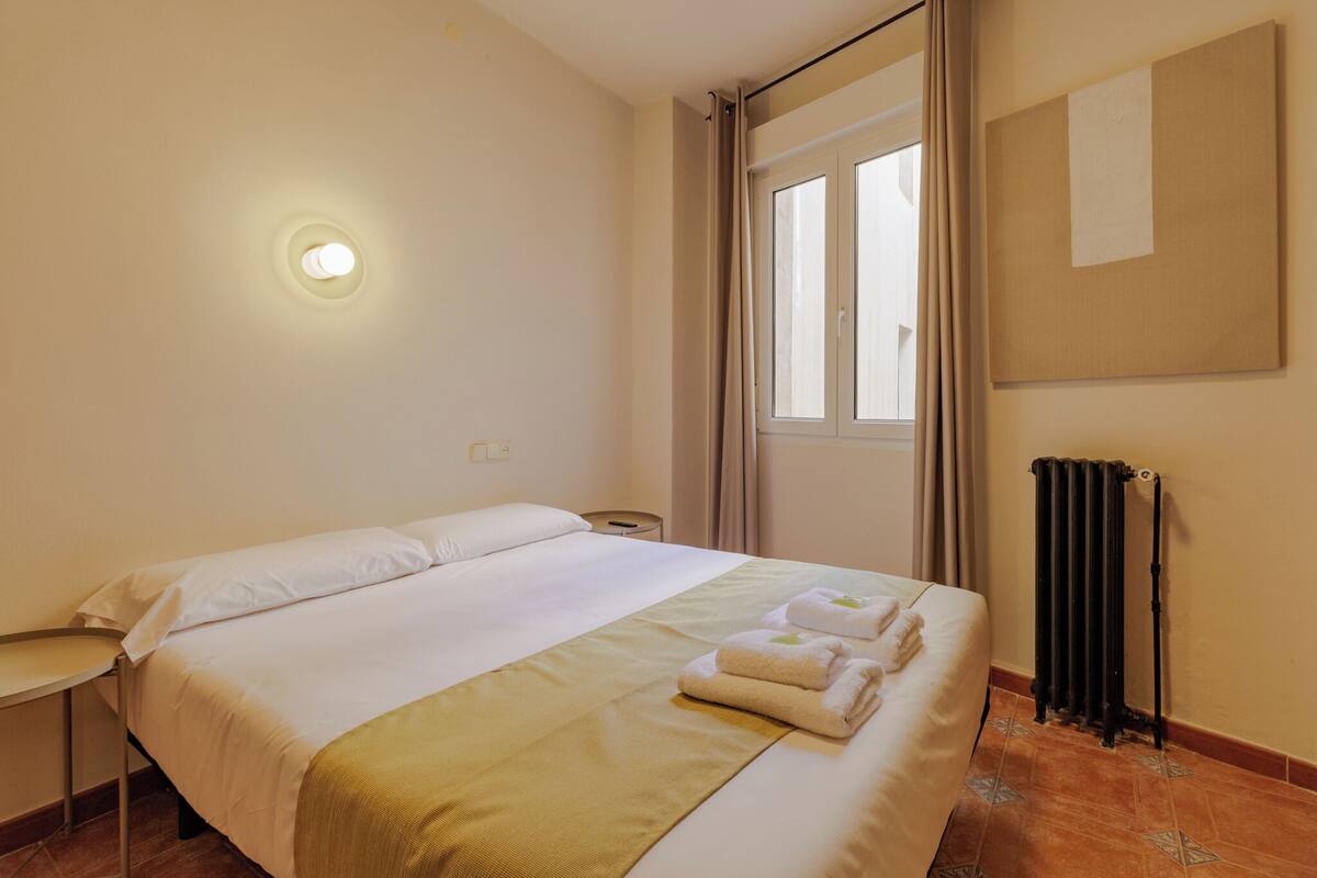 Comfort Single Room | Memory-foam beds, in-room safe, blackout curtains