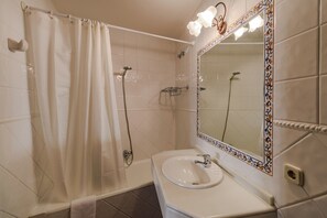 Bathroom - Hotel Ávila Centro (Ávila)