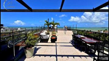 Family Quadruple Room | Outdoor dining