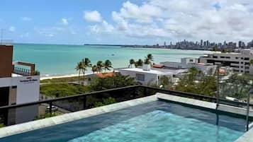 Quarto triplo luxo | Piscina | Piscina externa