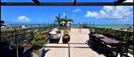 Deluxe Triple Room | Outdoor dining