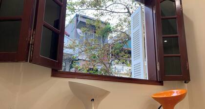 Cozy Oasis - Strong Wifi, Netflix TV, Elevator, 5 minutes to Hoan Kiem Lake.