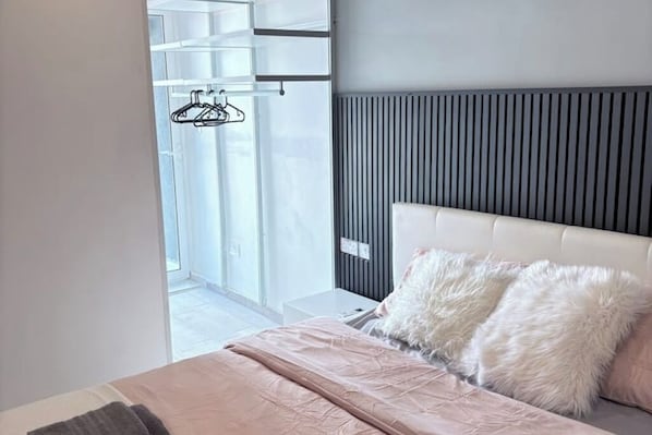 2 chambres, fer et planche Ă repasser, Wi-Fi, draps fournis