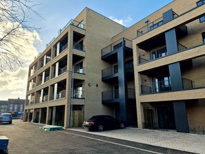 Exterior - FlexiLux Stays - Luxury New Apt. L1B134 (Romford)