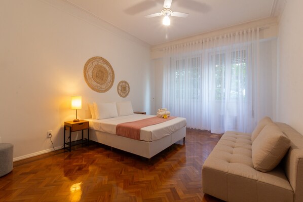 3 bedrooms, iron/ironing board, travel crib, free WiFi