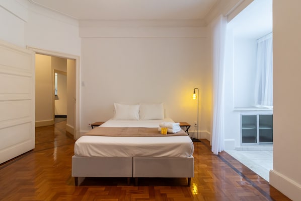 3 chambres, fer et planche à repasser, lit parapluie, Wi-Fi gratuit